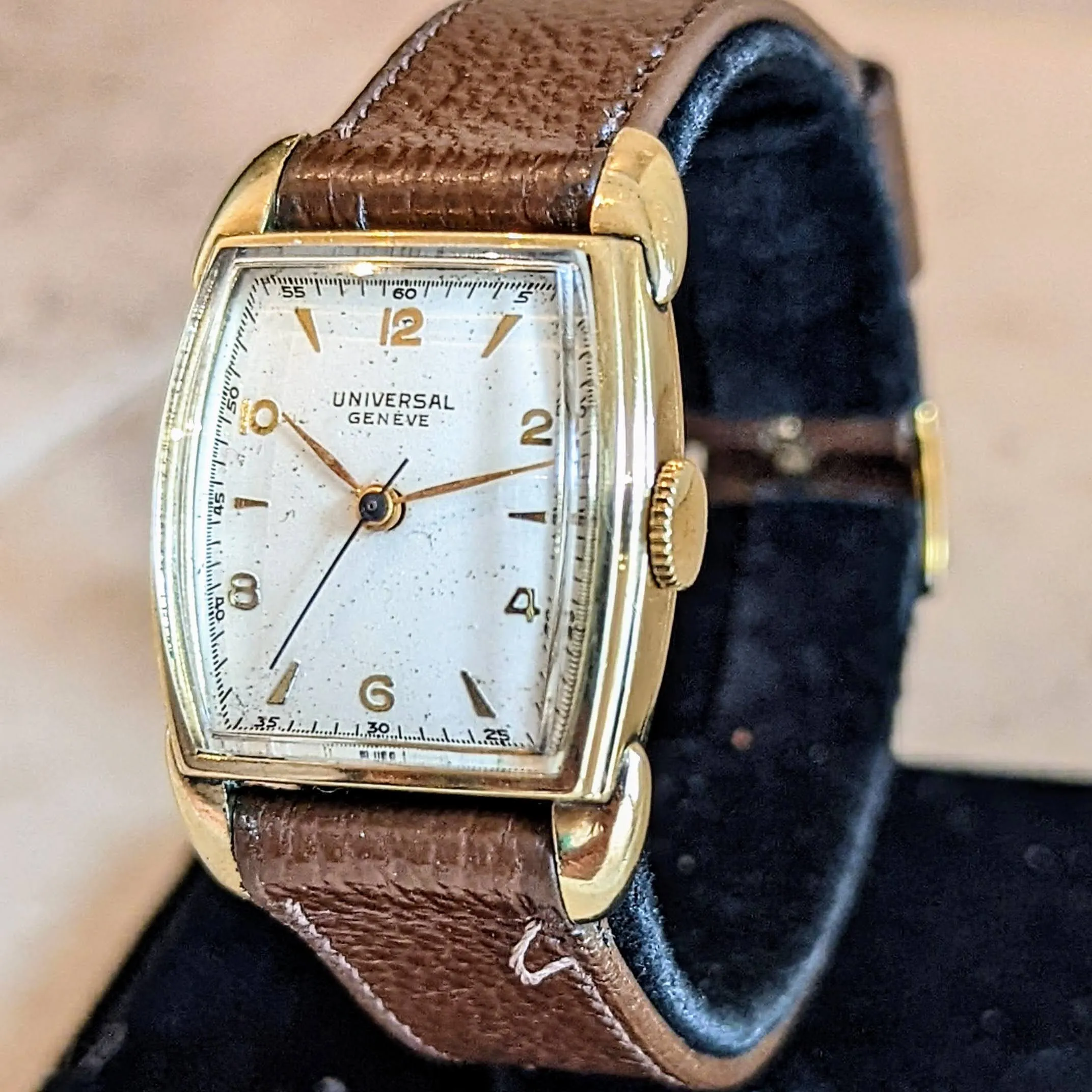 1950's UNIVERSAL GENEVE Manual Watch Cal. 231 14K Gold Filled 17J Vintage Wristwatch