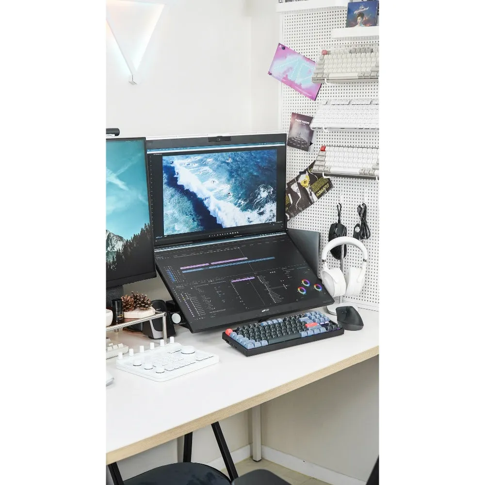 MOBILE PIXELS Geminos T - 24-inch stacked monitors - 10-in-1 multiple docks - Adjustable height and viewing angle - Black