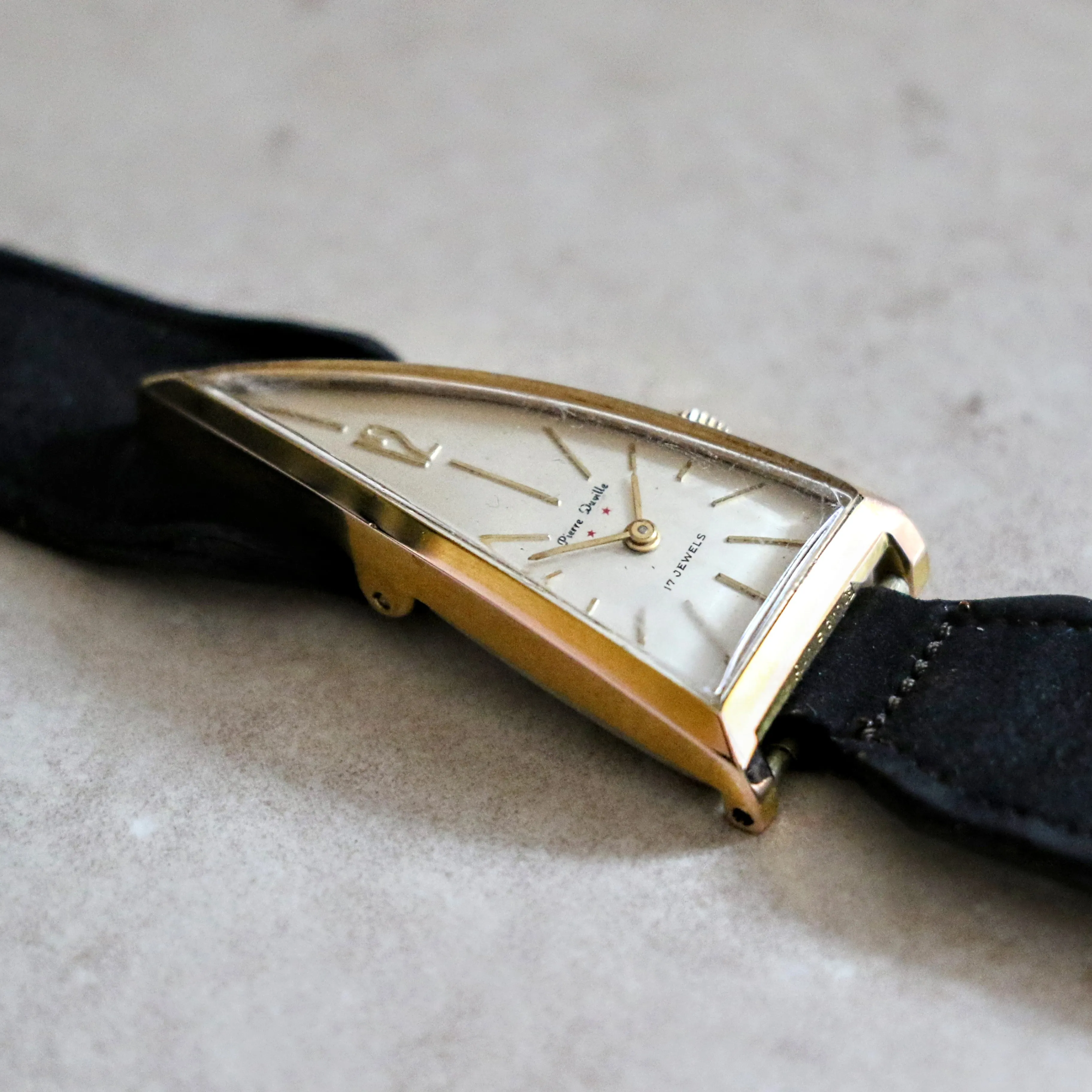 PIERRE DUVILLE “A Parabolic Watch” 17 Jewels Triangle Vintage Wristwatch