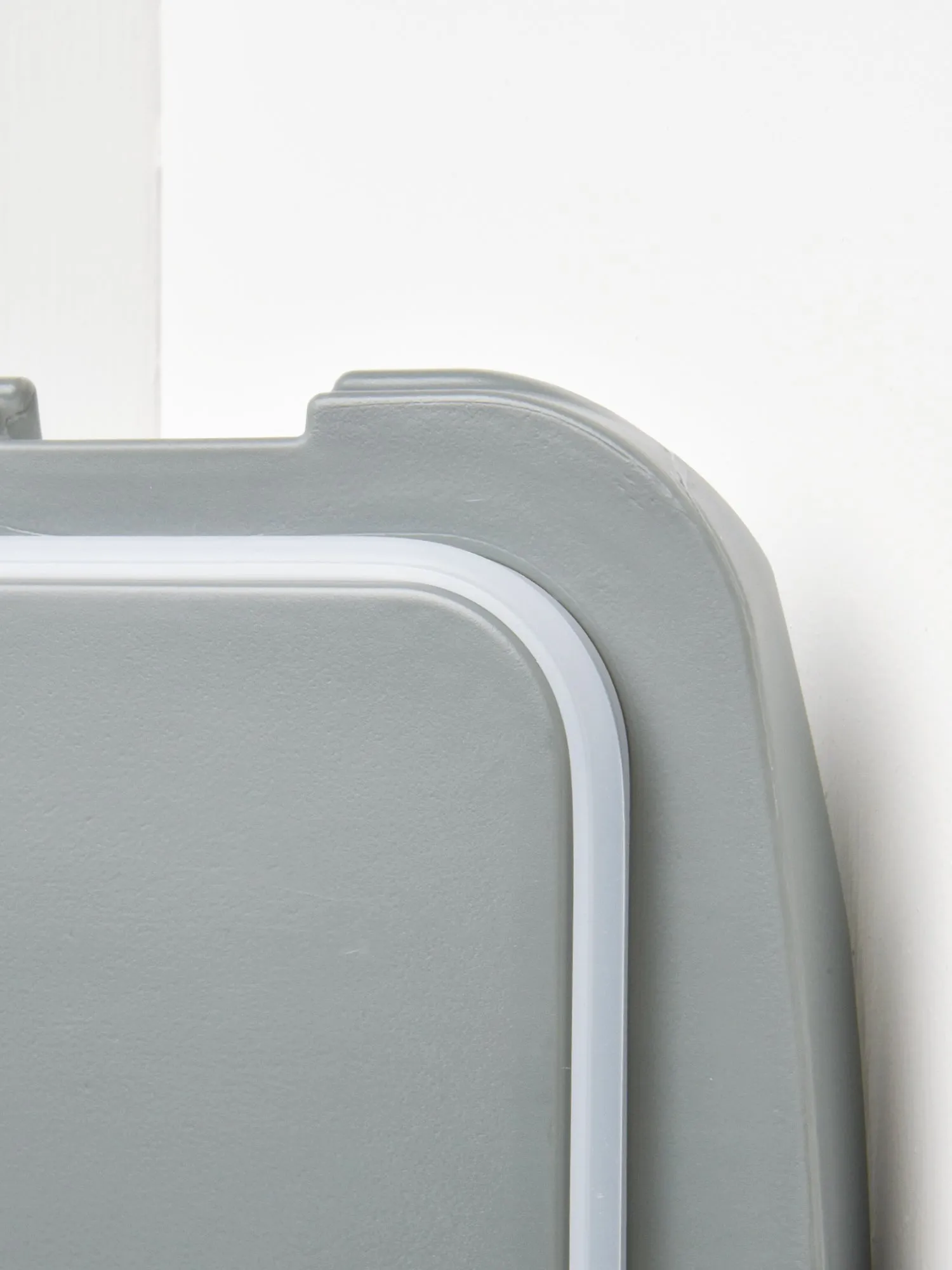 The Easy-Carry Outdoor Cooler 16QT / 15.1L, Navy