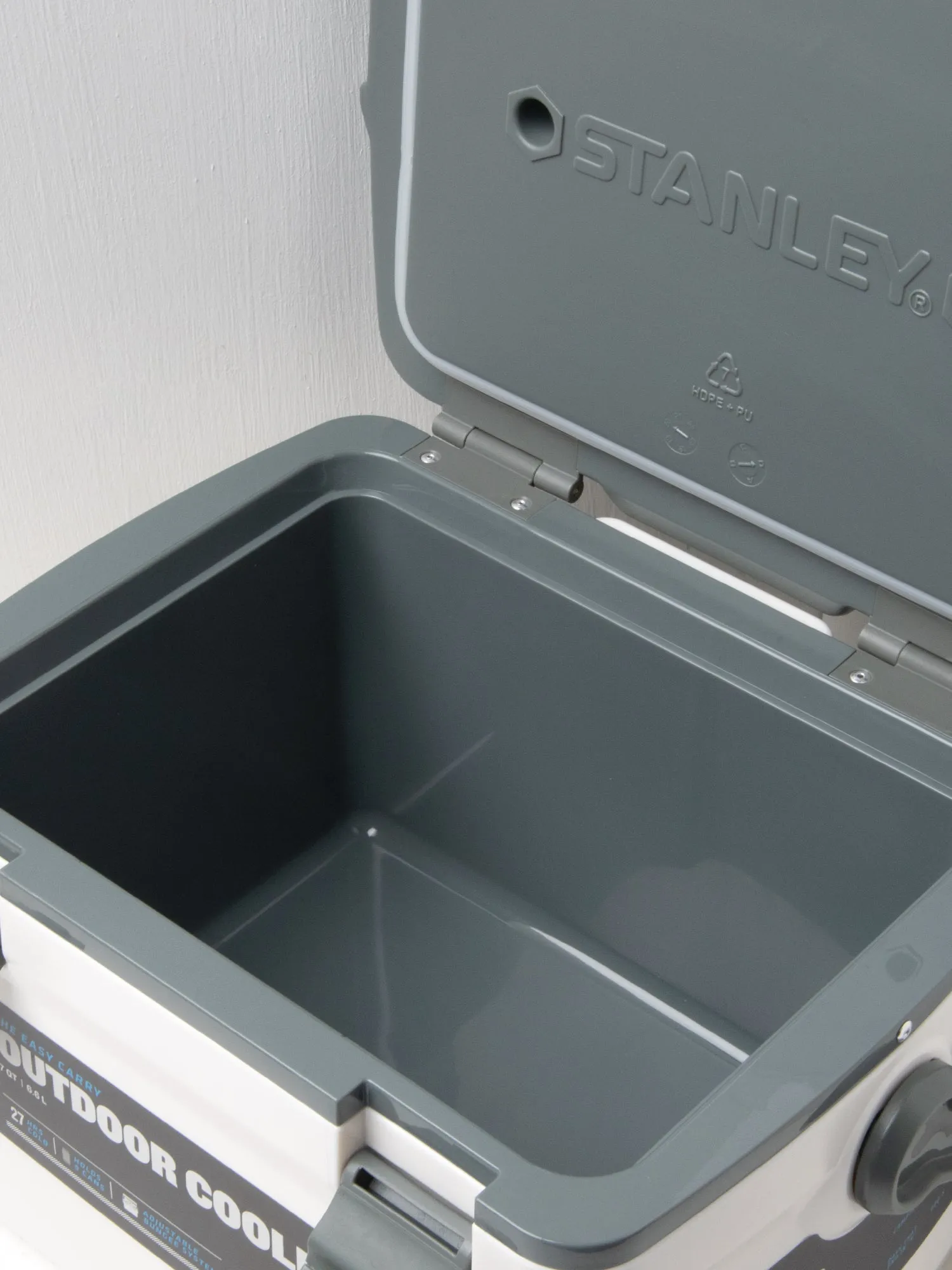 The Easy-Carry Outdoor Cooler 7QT / 6.6L, Polar