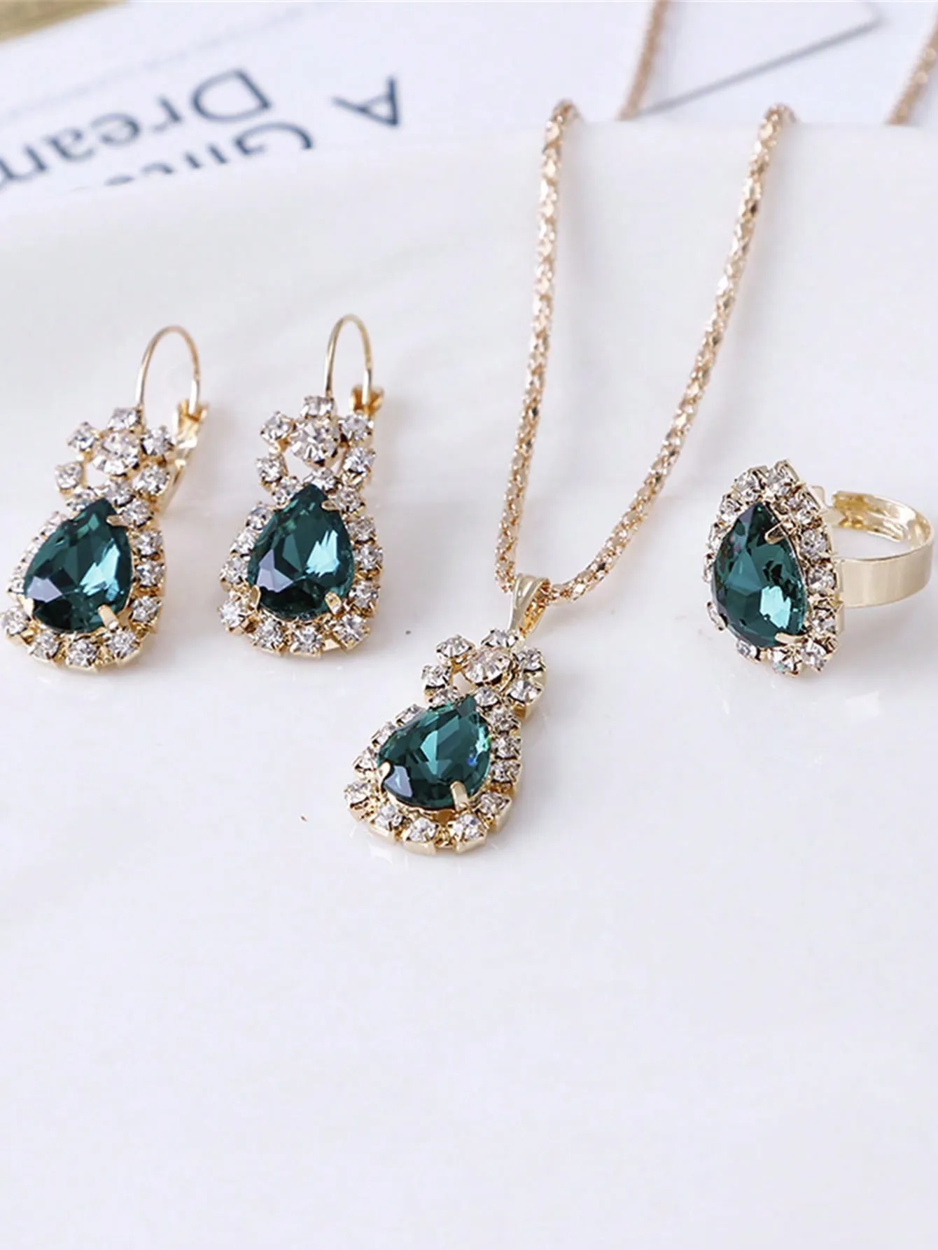 Women's Casual and Elegant Quartz Wristwatch 3 Pcs Set